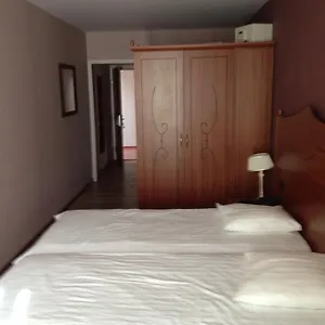 3* Hotel Trente Trois 33