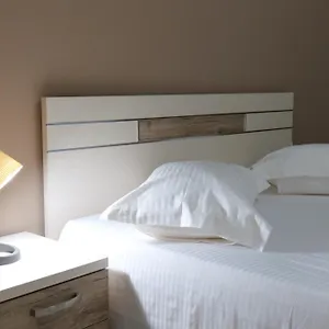 https://saranda-inn-rooms-apartments-sarande.albaniahotels.org